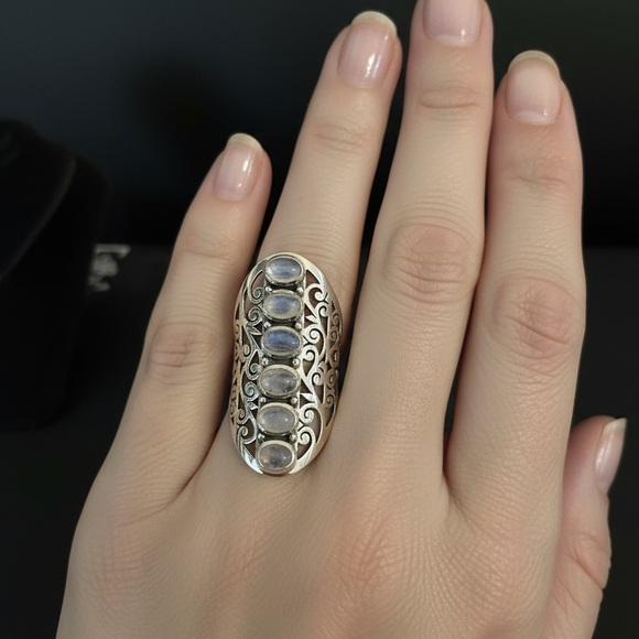 Elegant Sterling‎ silver and genuine moonstone ring